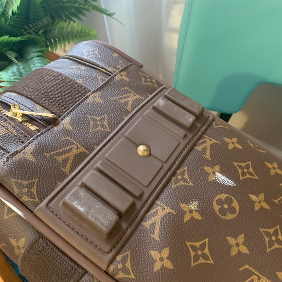 COPY - Louis Vuitton Monogram Satellite 70 - Picture 14 of 17